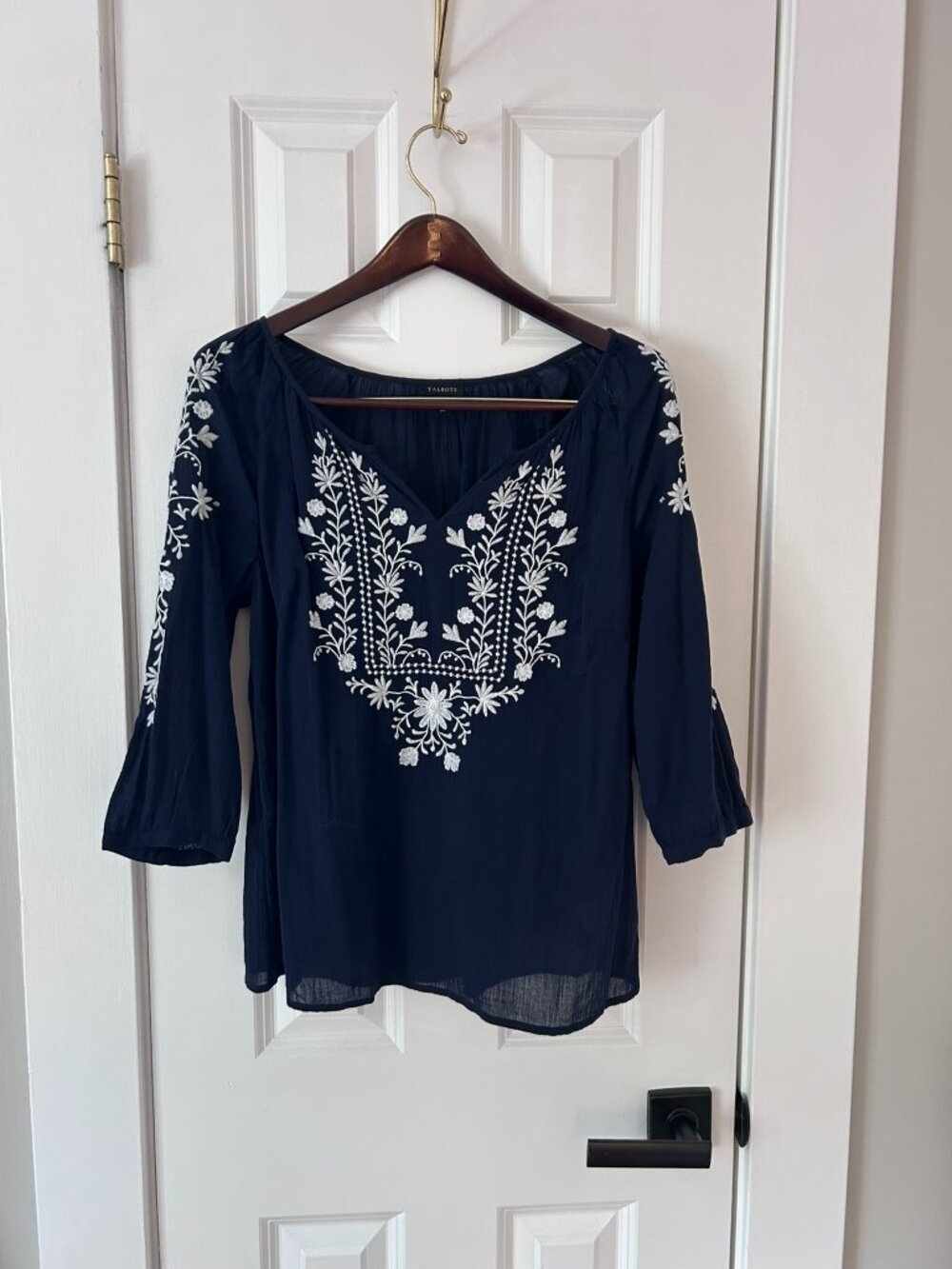 Talbots Navy Crinkle Gauze Peasant Blouse White Floral Embroidery Size S